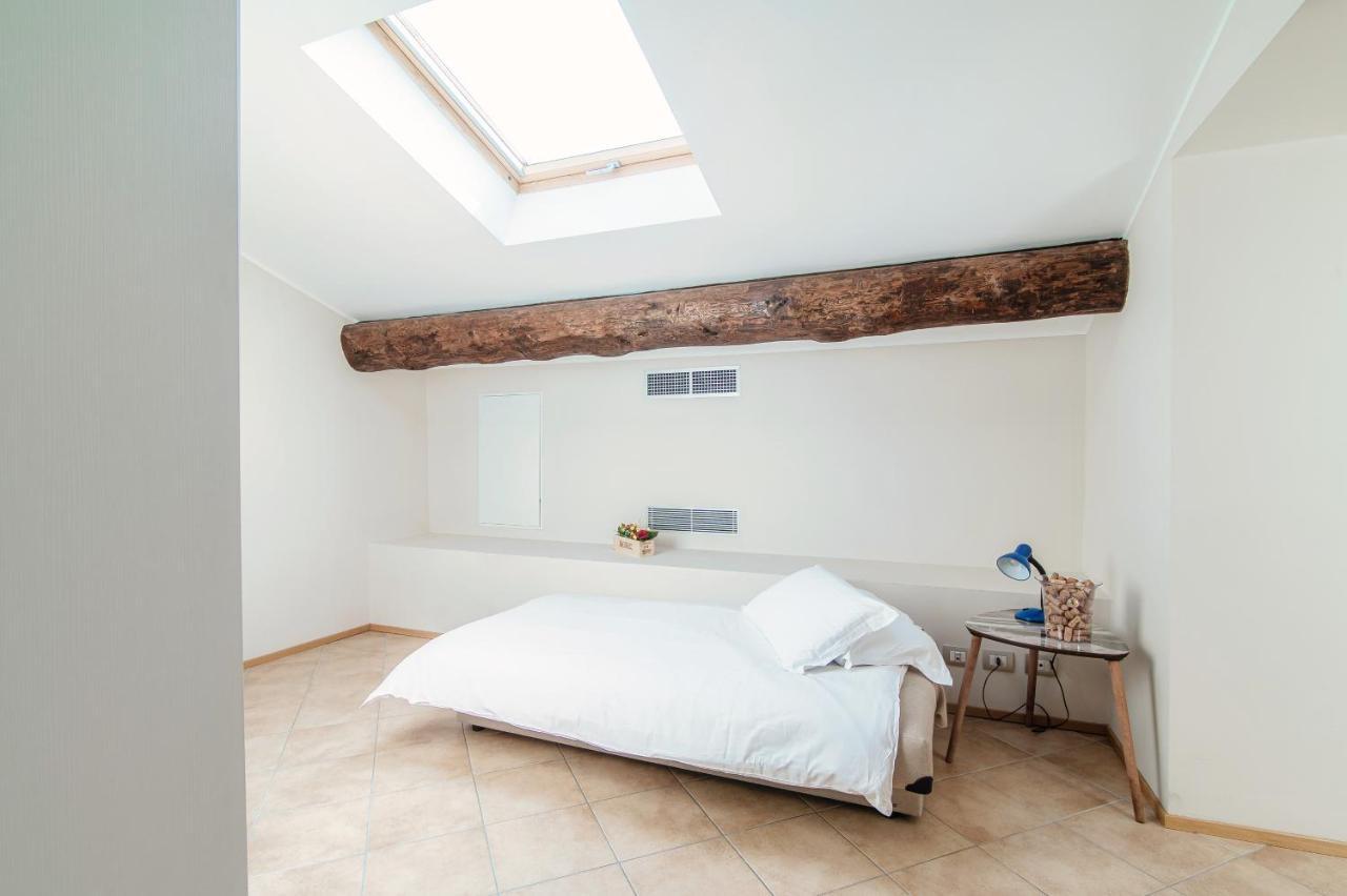Grape Attic 72 - The House Of Travelers Como Exterior foto
